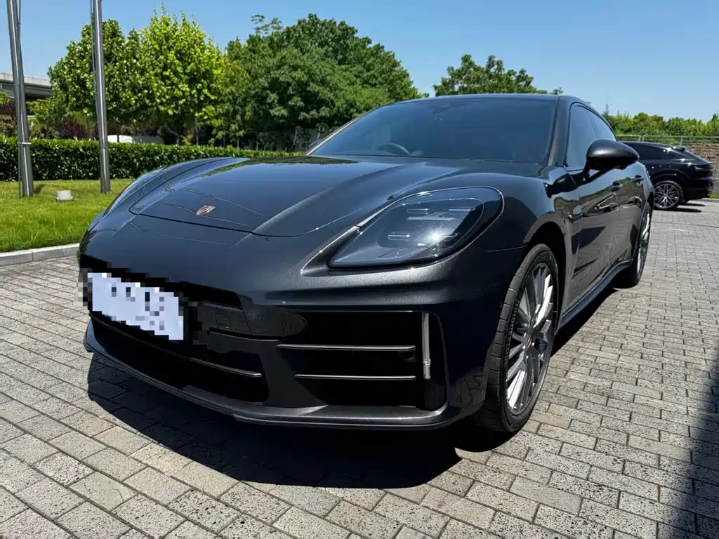 Porsche Panamera 2025