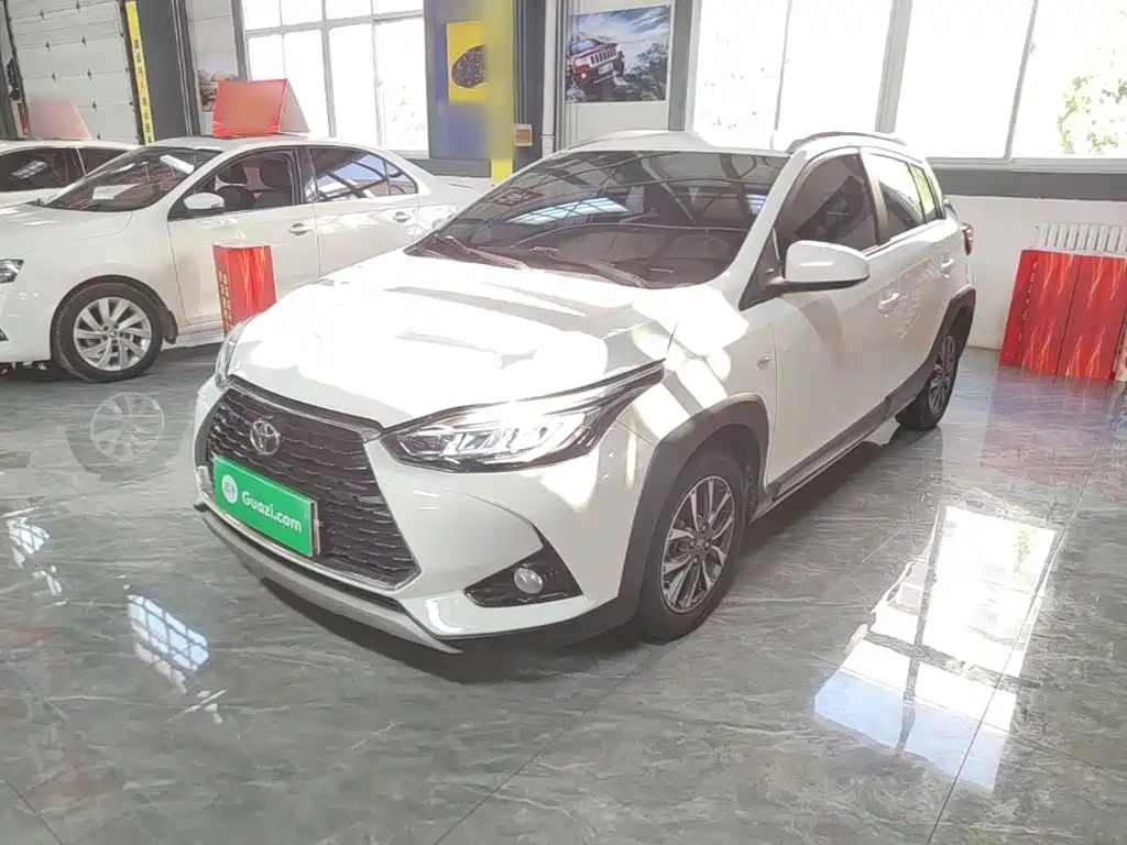 Toyota Yaris L — миниатюра 2
