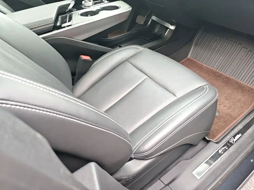 Cadillac Lyriq — миниатюра 25