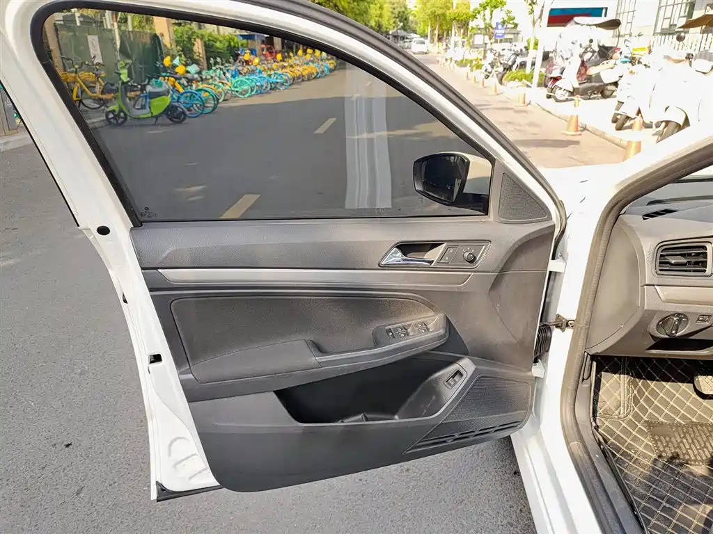 Volkswagen Lavida 2019 1.5L AT VI