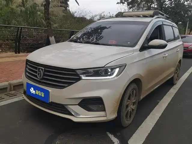 BAOJUN 360 2019