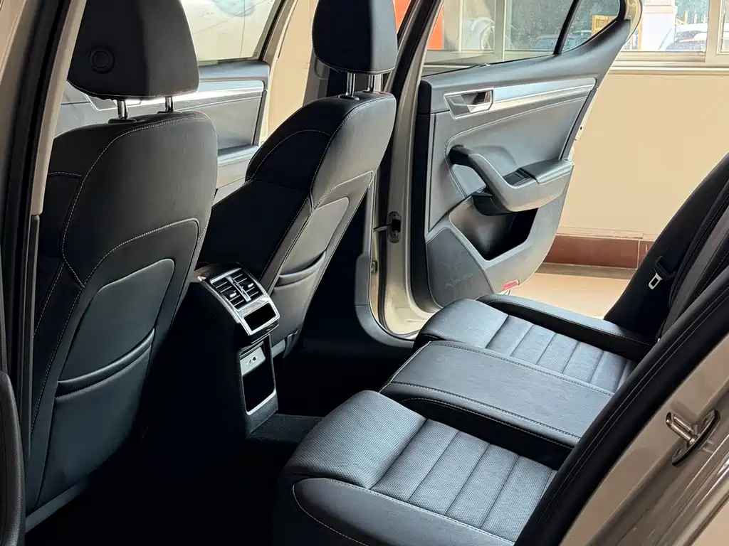 Skoda Superb — миниатюра 15