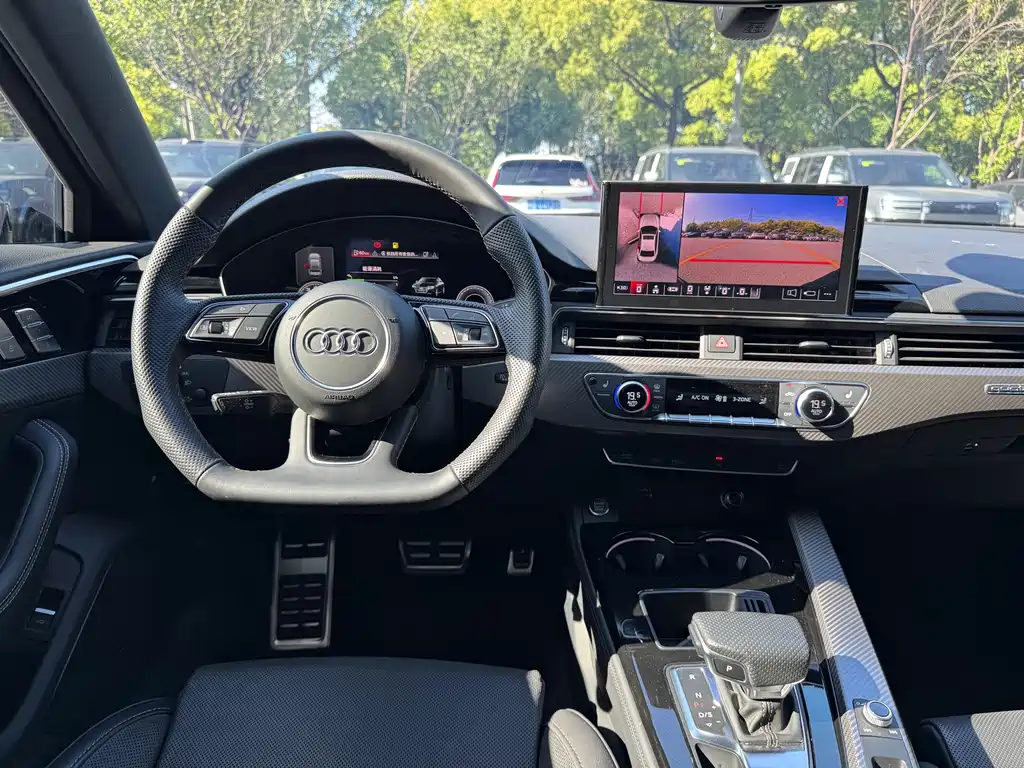 Audi A4L 2024 40 TFSI quattro RS