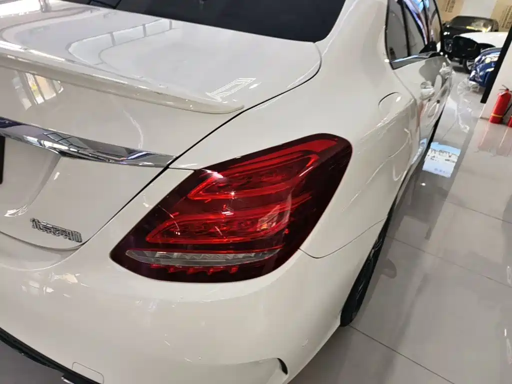 Mercedes-Benz C-Class — миниатюра 8