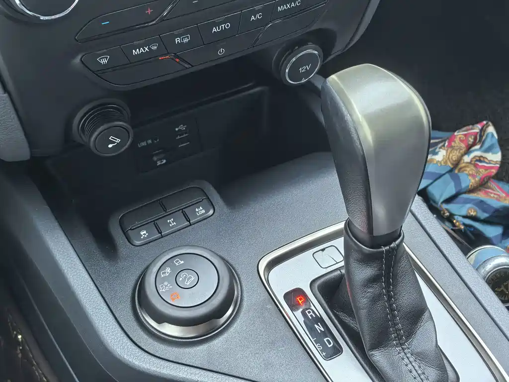 Ford Everest — миниатюра 7