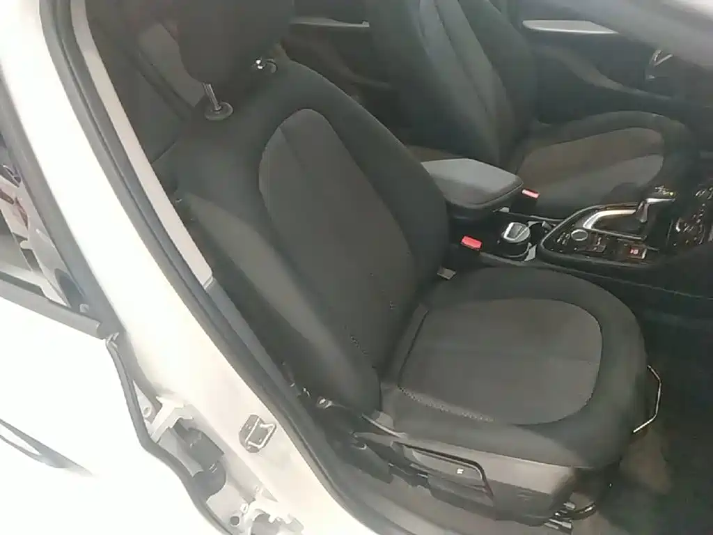 BMW 2 Series Active Tourer — миниатюра 25