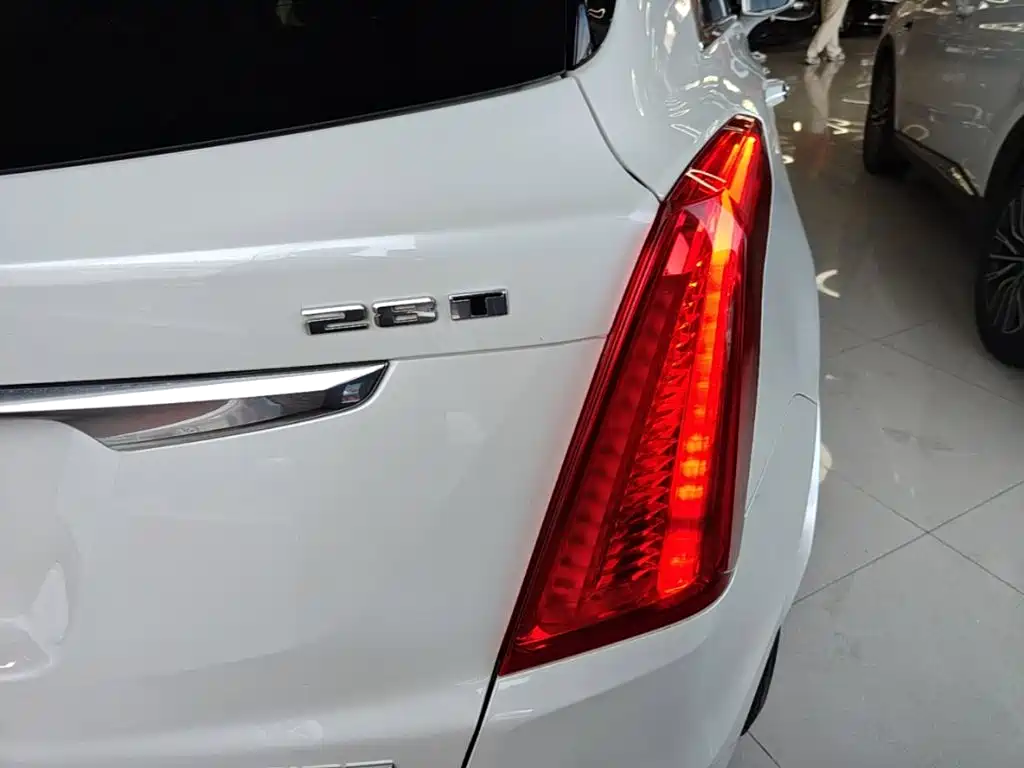 Cadillac XT5 — миниатюра 8