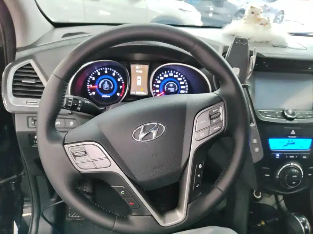 Hyundai Santa Fe — миниатюра 11