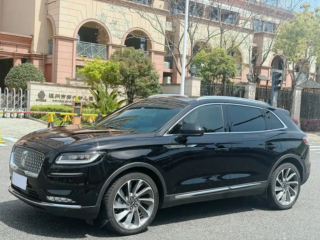 Lincoln Nautilus 2022 2.7T