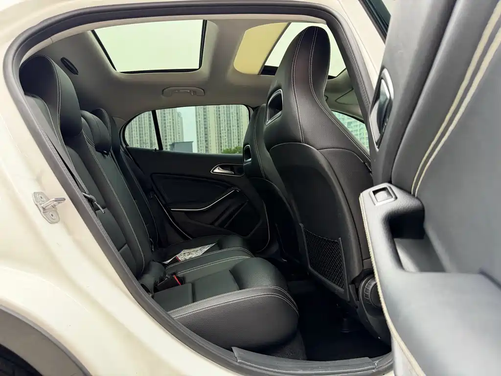 Mercedes-Benz GLA — миниатюра 9