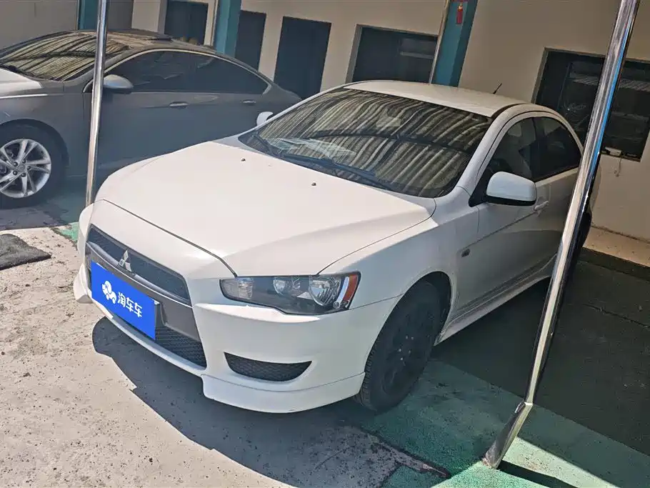 Mitsubishi Lancer EX 2012