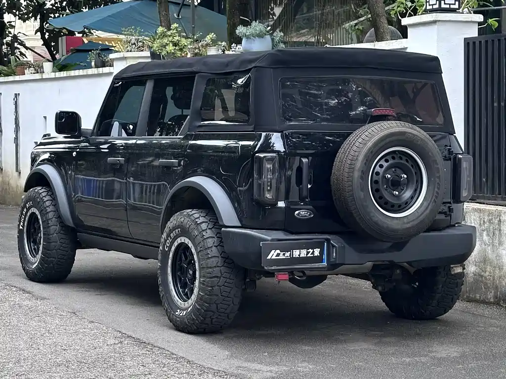 Ford Bronco — миниатюра 2