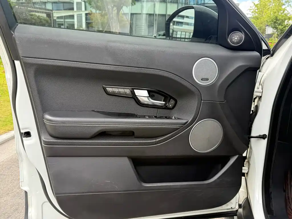 Land Rover Evoque (Import) — миниатюра 13