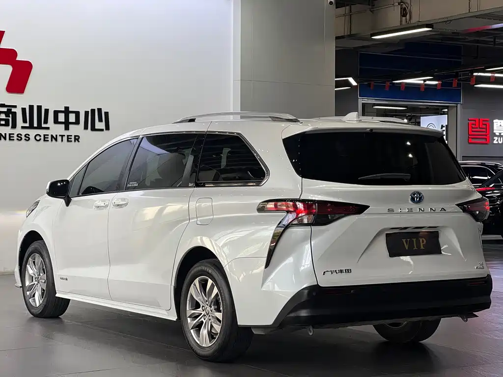 Toyota Sienna — миниатюра 5