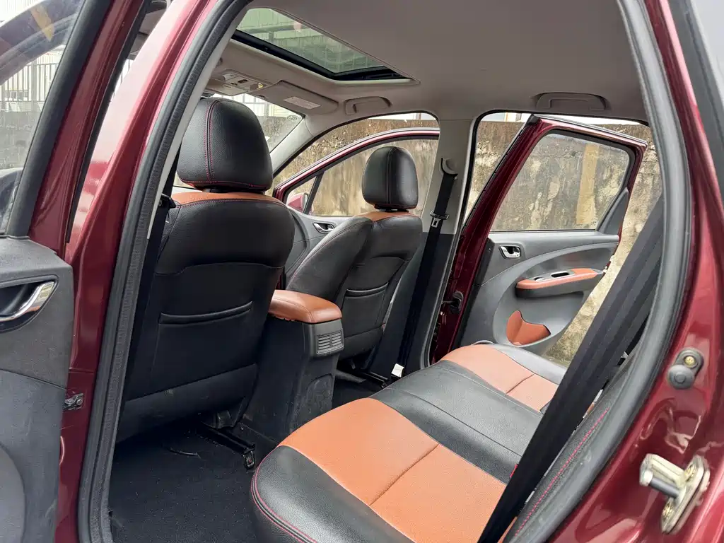 Dongfeng X5 2015 1.6L MT Luxury