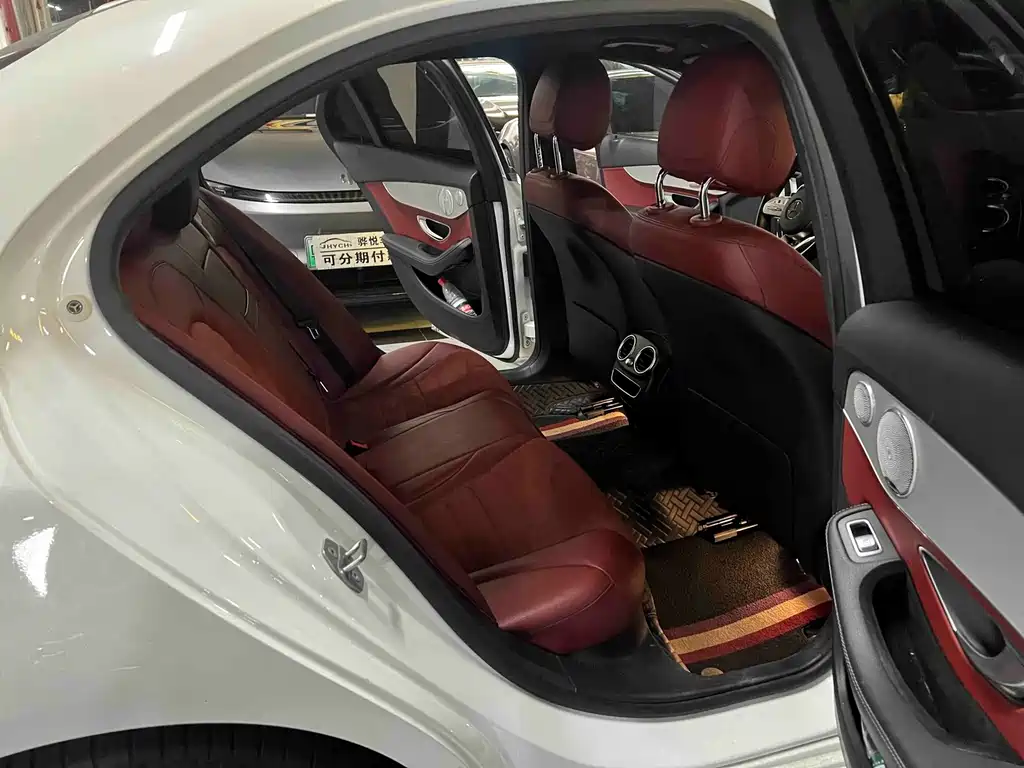 Mercedes-Benz C-Class — миниатюра 7
