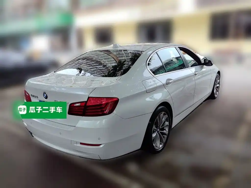 BMW 5 Series — миниатюра 4