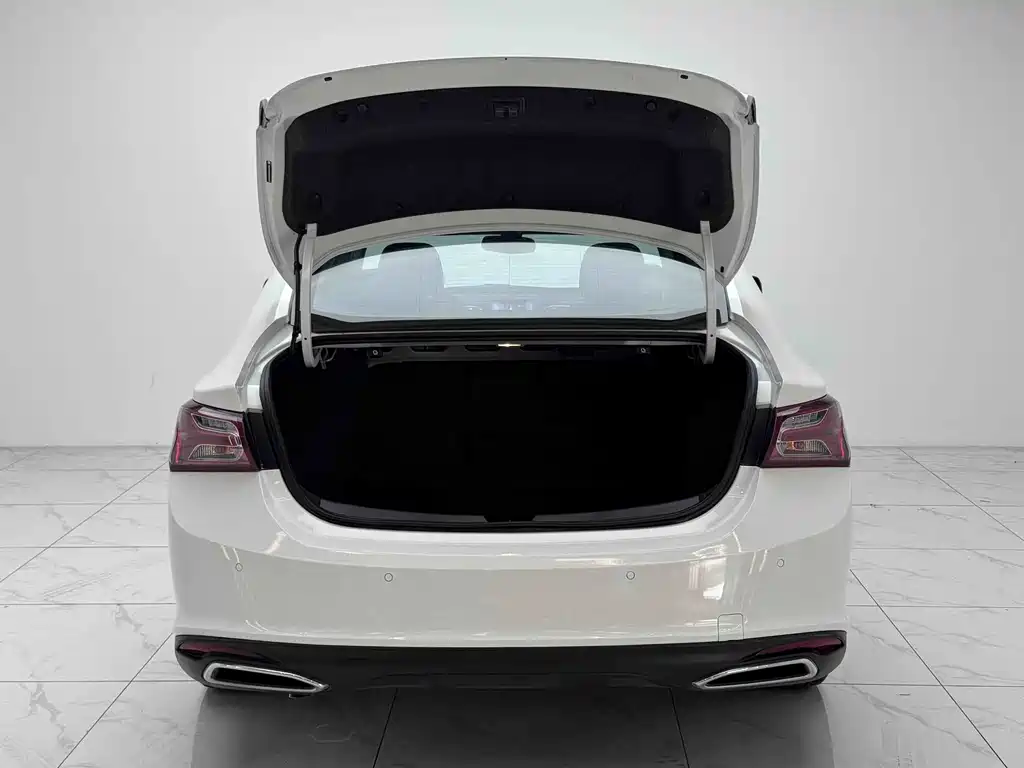Chevrolet Malibu XL — миниатюра 11