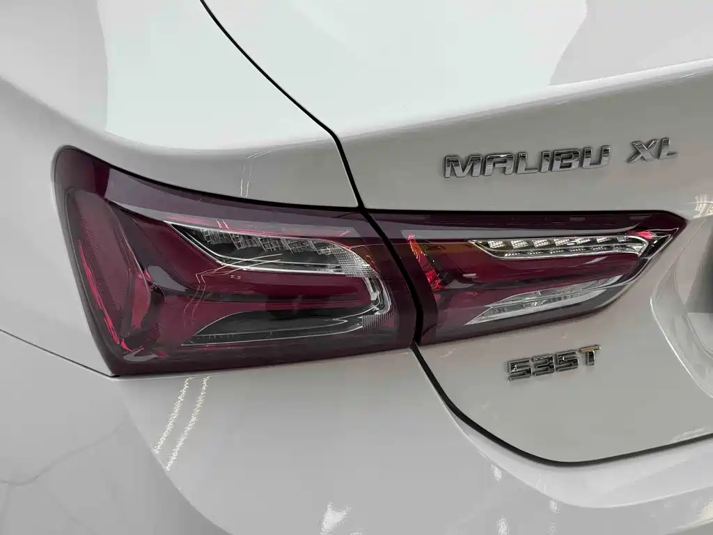 Chevrolet Malibu XL — миниатюра 13