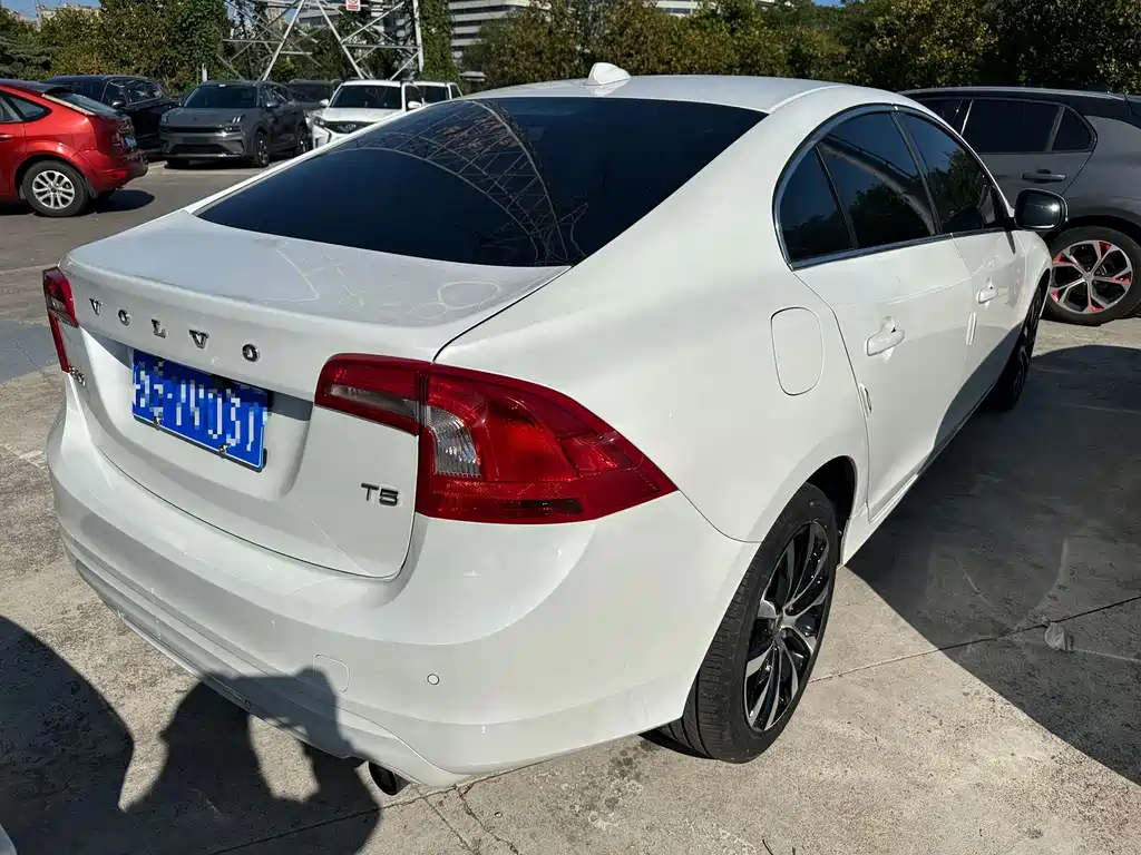 Volvo S60 — миниатюра 9