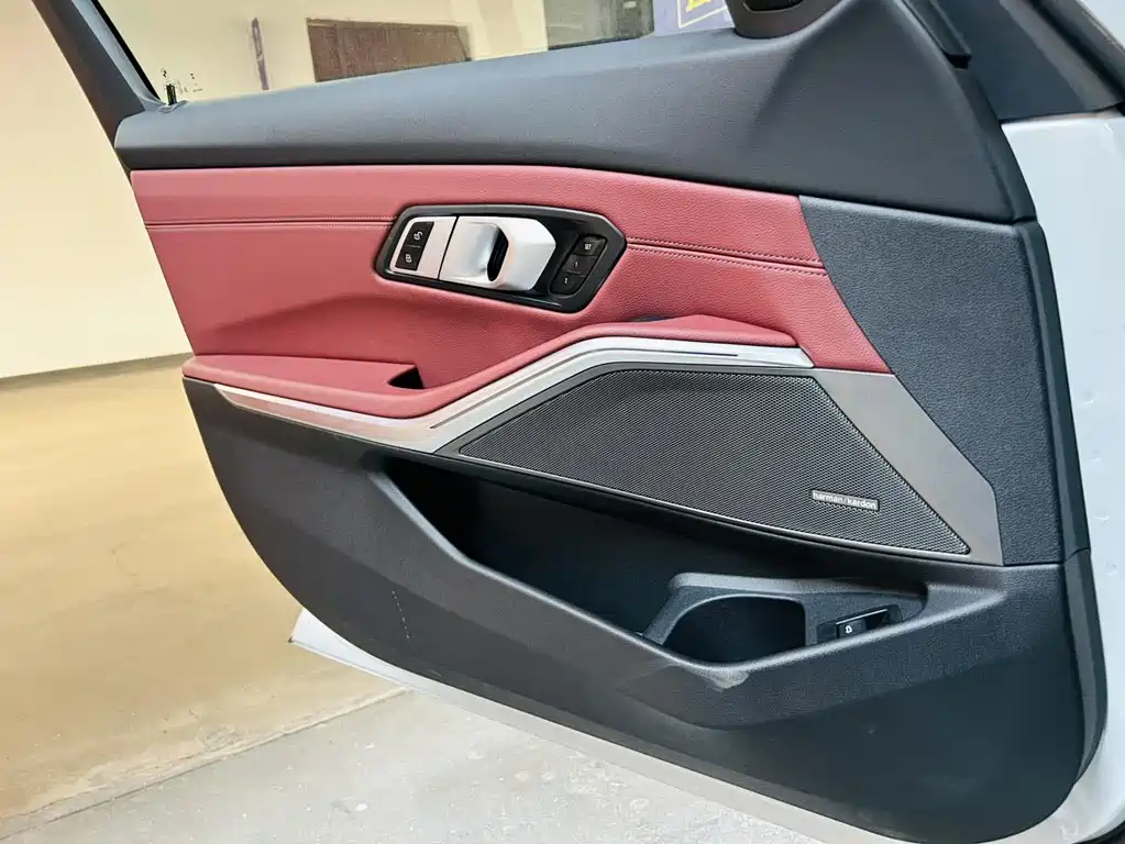 BMW 3 Series — миниатюра 19