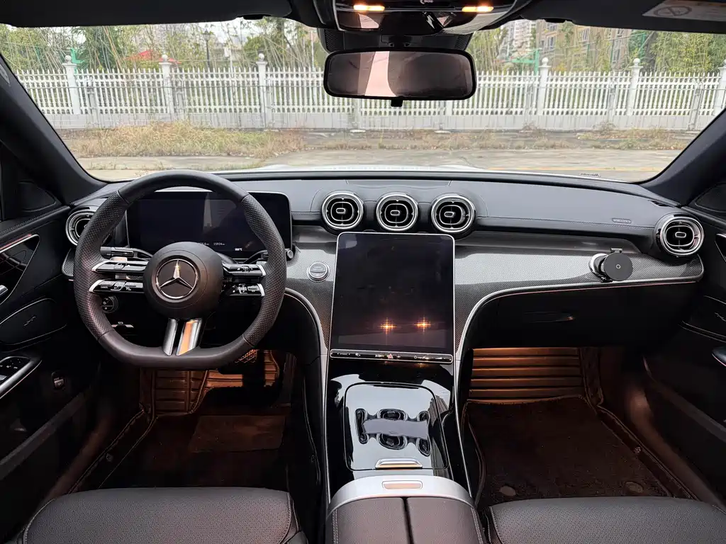 Mercedes-Benz C-Class 2023 — фото 5