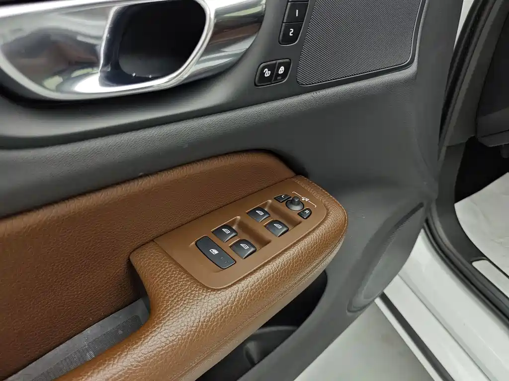 Volvo S60 — миниатюра 16