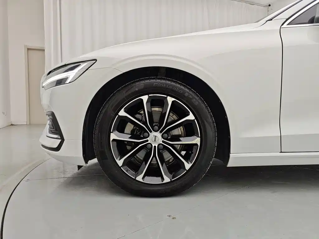 Volvo S60 — миниатюра 10