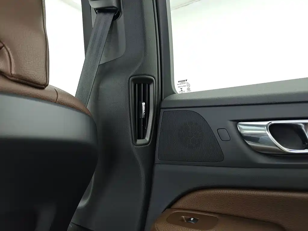 Volvo S60 — миниатюра 23