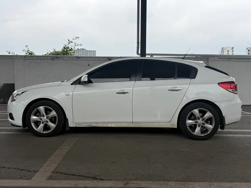 Chevrolet Cruze — миниатюра 8