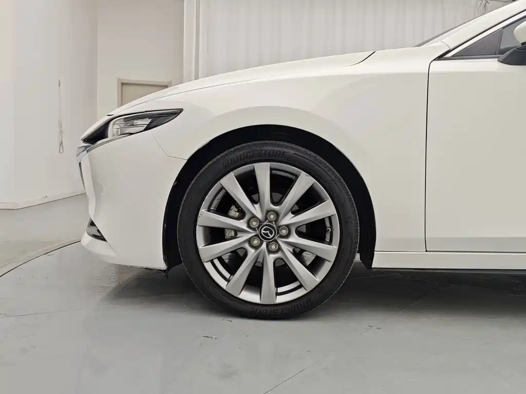 Mazda 3 Axela — миниатюра 10