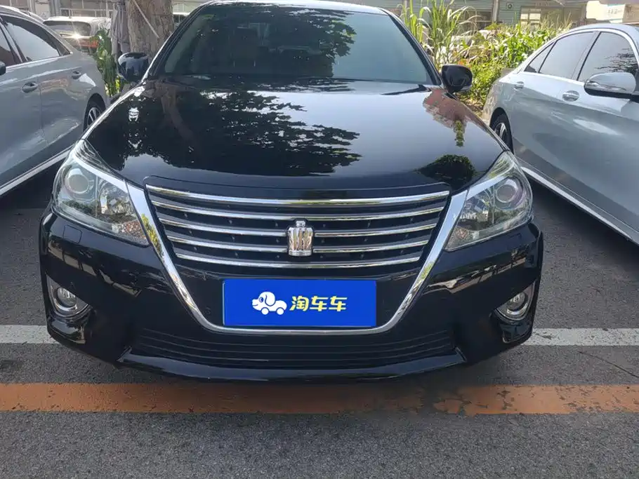 Toyota Crown — миниатюра 2