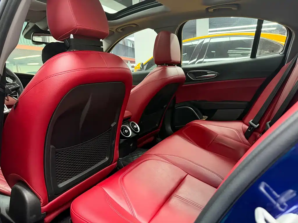 Alfa Romeo Giulia — миниатюра 8