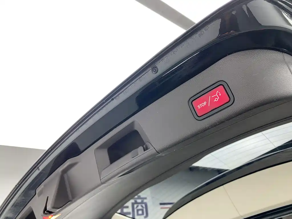 Mercedes-Benz GLE (Import) — миниатюра 9