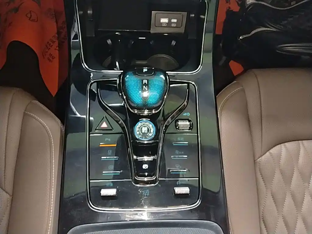 BYD Han — миниатюра 10