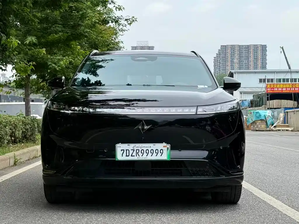 Dongfeng eπ008 2025 210Max 6 мест