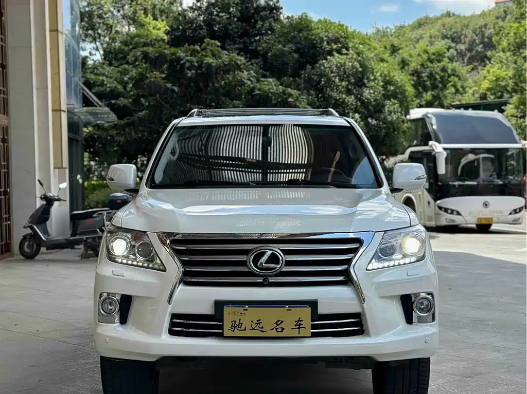 Lexus LX 2013 570