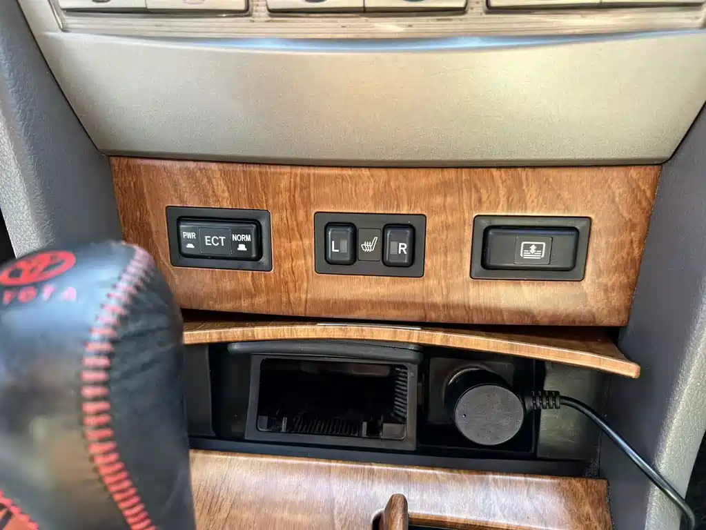 Toyota Camry — миниатюра 19