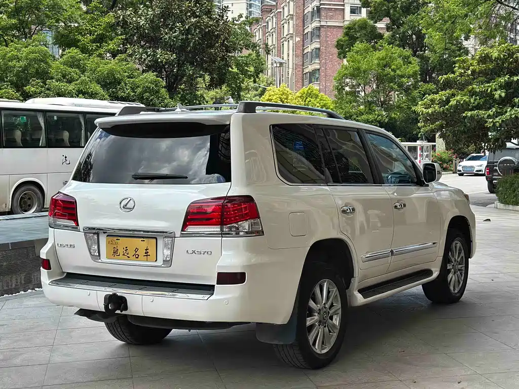 Lexus LX 2013 570