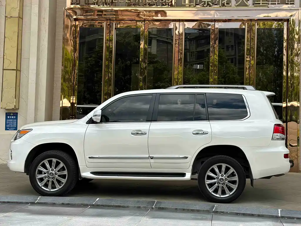 Lexus LX 2013 570