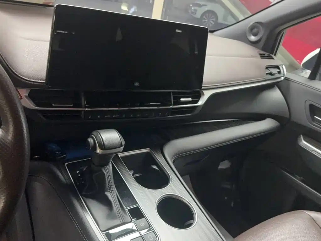 Toyota Sienna 2023 2.5L