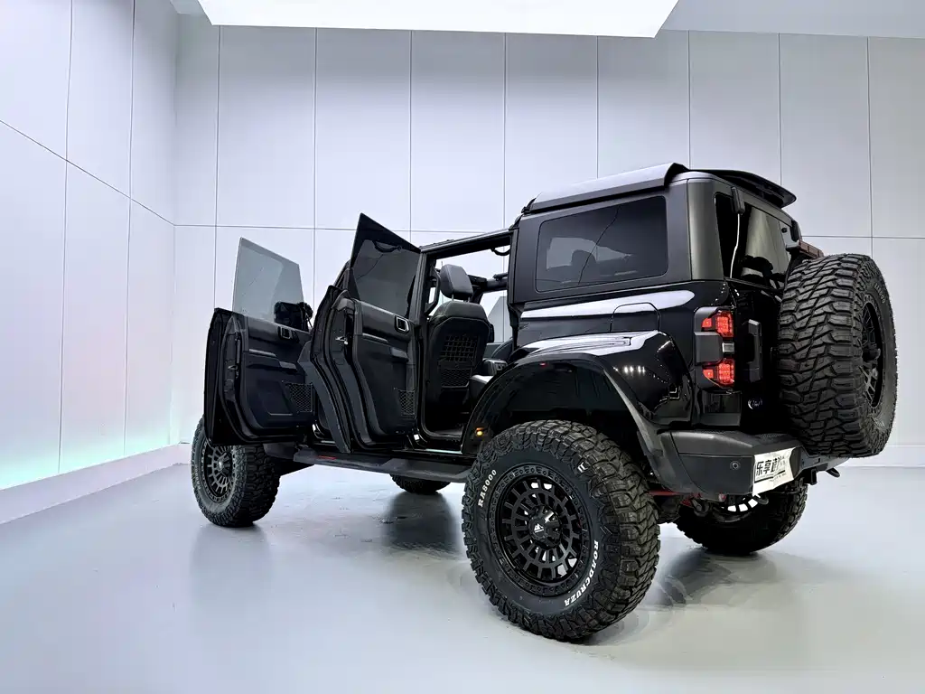 Ford Bronco — миниатюра 19