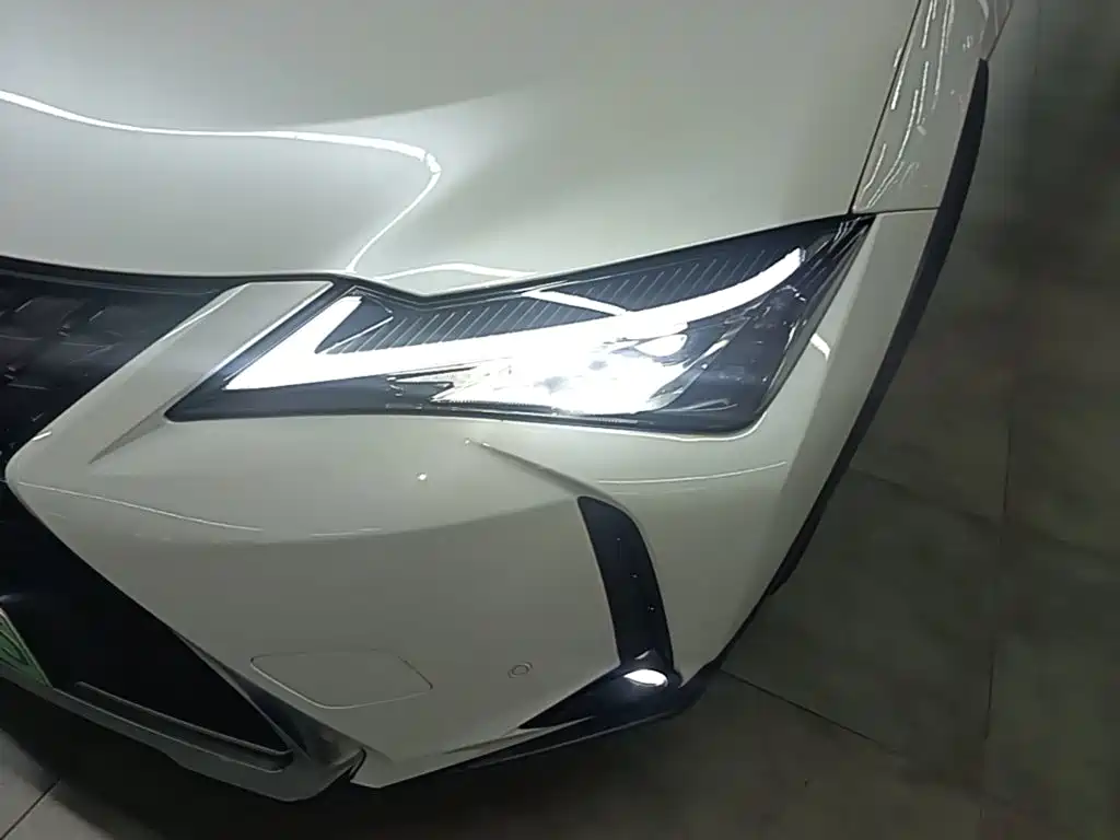 Lexus UX New Energy — миниатюра 24
