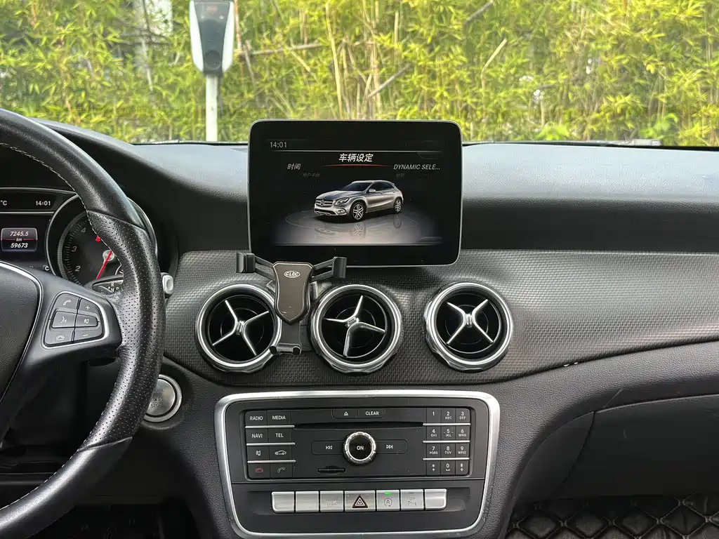 Mercedes-Benz GLA — миниатюра 15