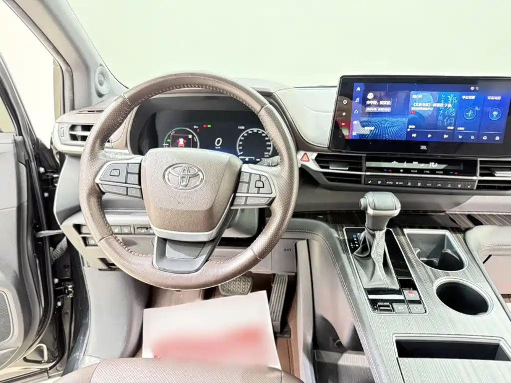 Toyota Sienna 2023 2.5L