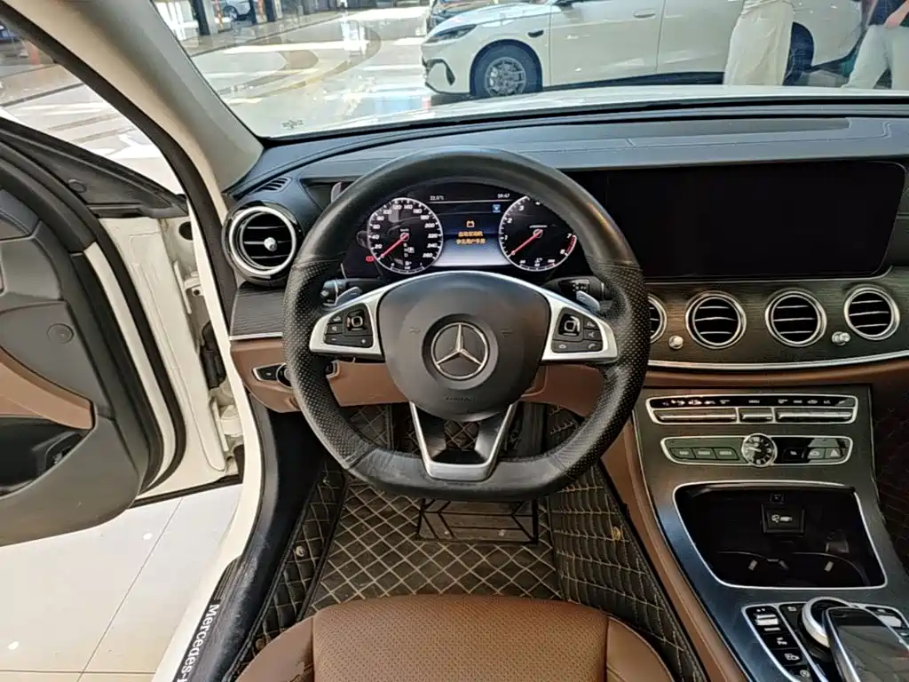 Mercedes-Benz E-Class E 2017 E 300 L Sport Fashion