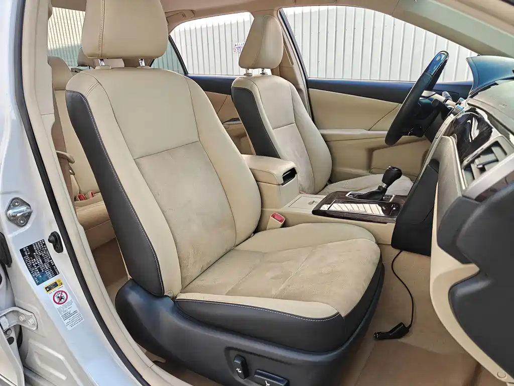 Toyota Camry — миниатюра 13