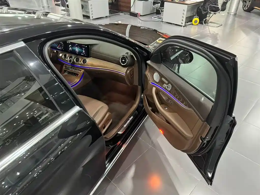 Mercedes-Benz E-Class — миниатюра 22