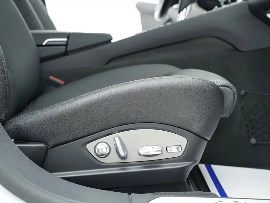 Porsche Panamera — миниатюра 23