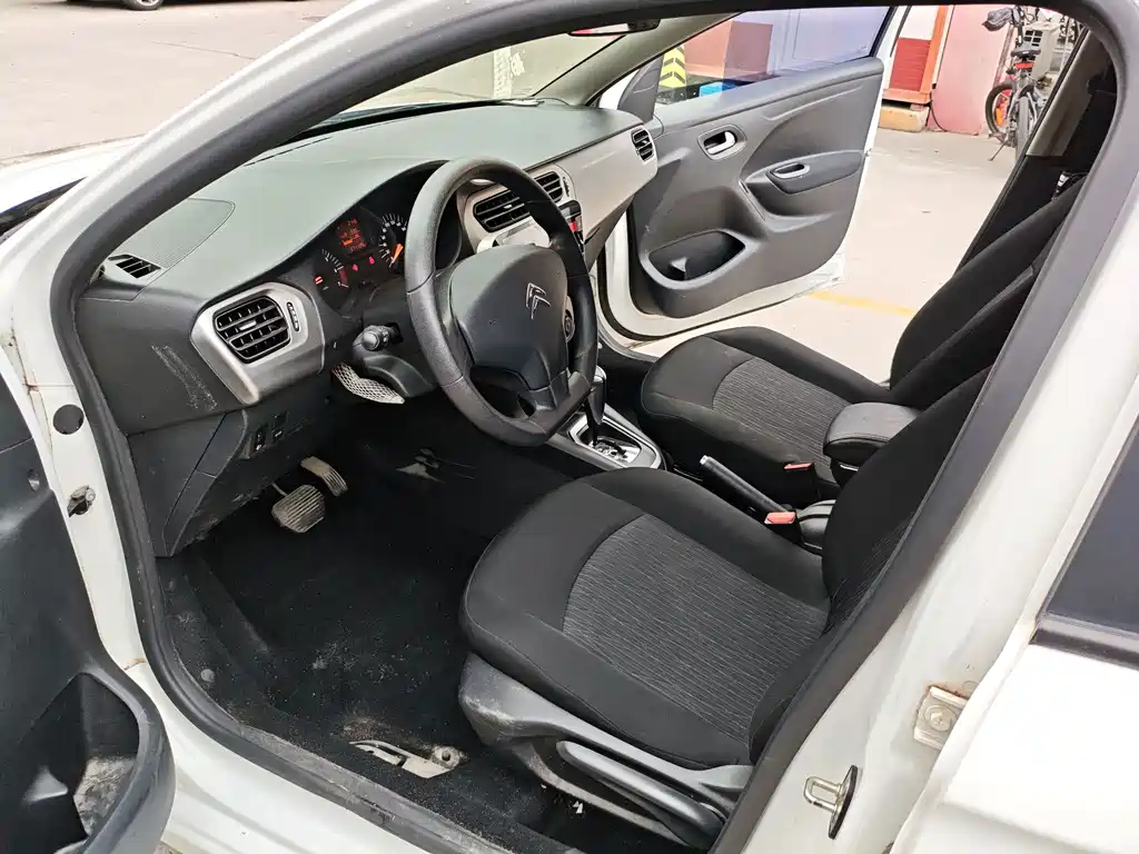 Citroen Elysee — миниатюра 12